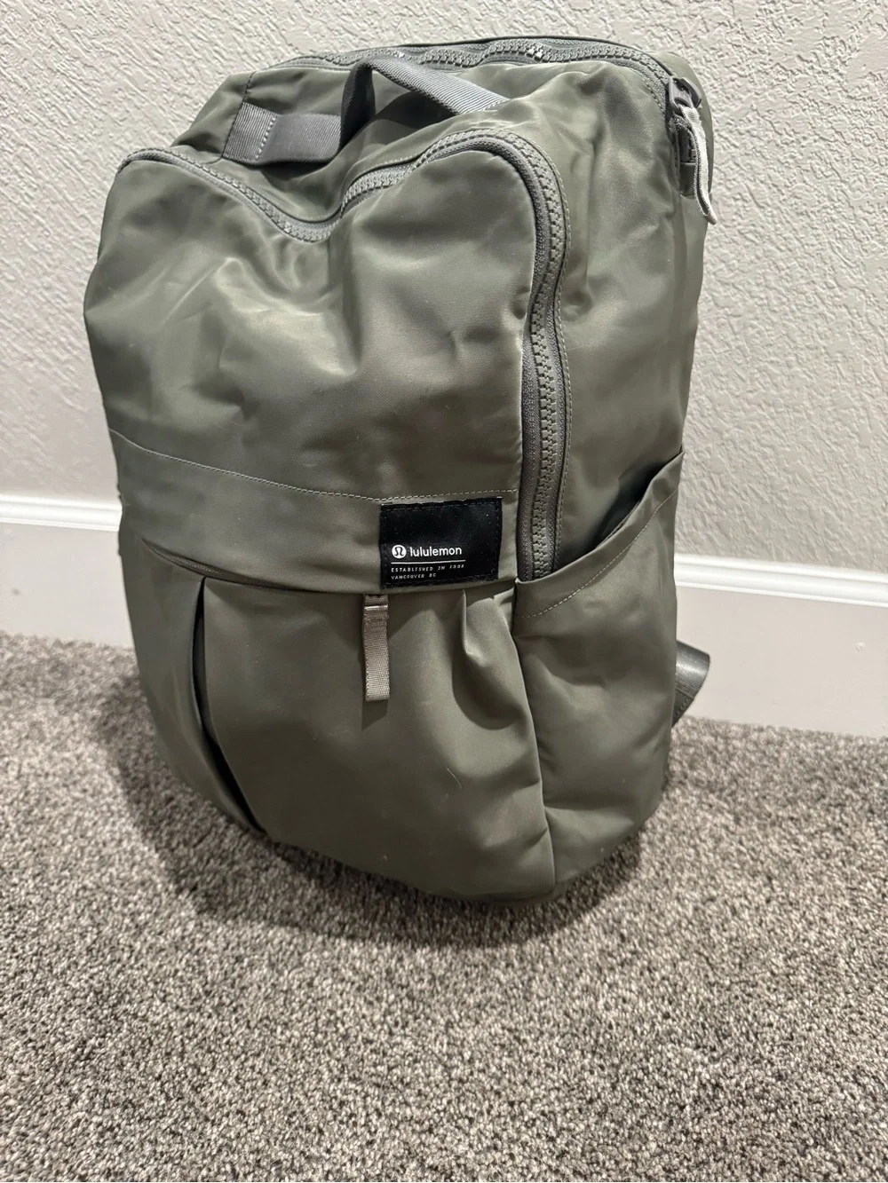 Lululemon Everyday Backpack 2.0 23L Sage / Forest Green